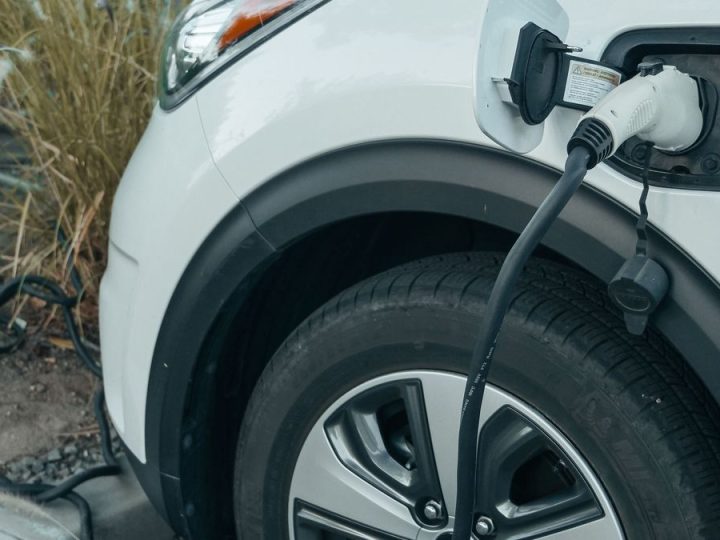 Impuesto a los autos eléctricos: cuántos de los modelos más vendidos en lo que va de 2026 tributarían IMESI