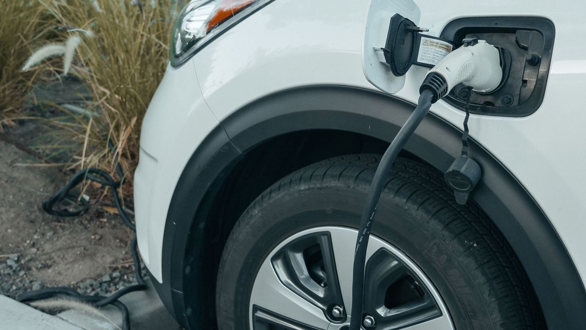 Impuesto a los autos eléctricos: cuántos de los modelos más vendidos en lo que va de 2026 tributarían IMESI